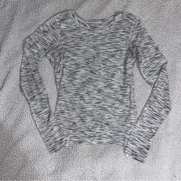 Lululemon Beat The Heat Long Sleeve - Picture 3 of 14
